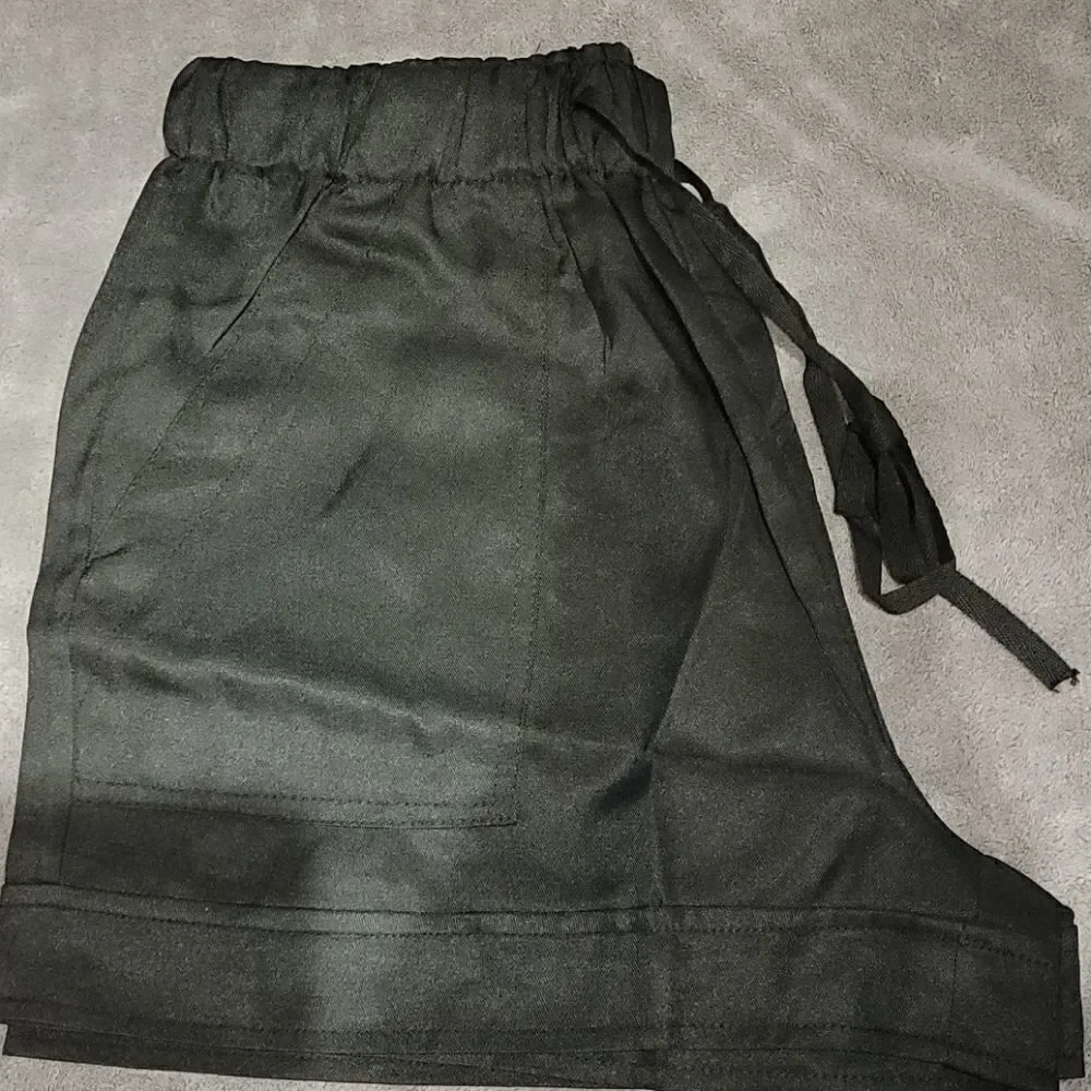 🔥Drawstring Black Shorts with Pockets - Picture 2 of 3